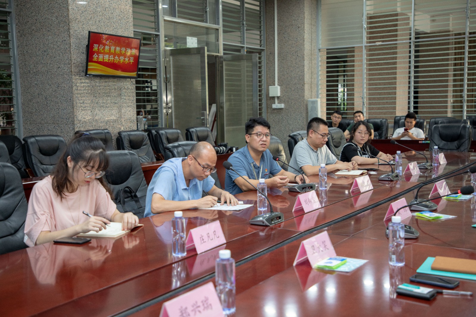 DHY_2458.jpg DHY_2458.jpg