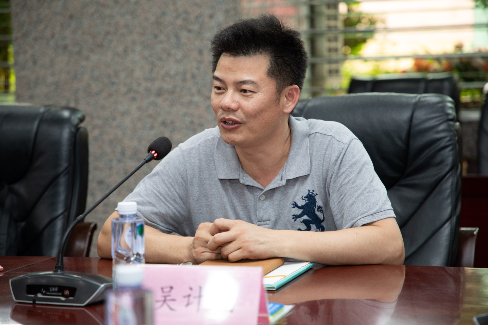 DHY_2385.jpg DHY_2385.jpg