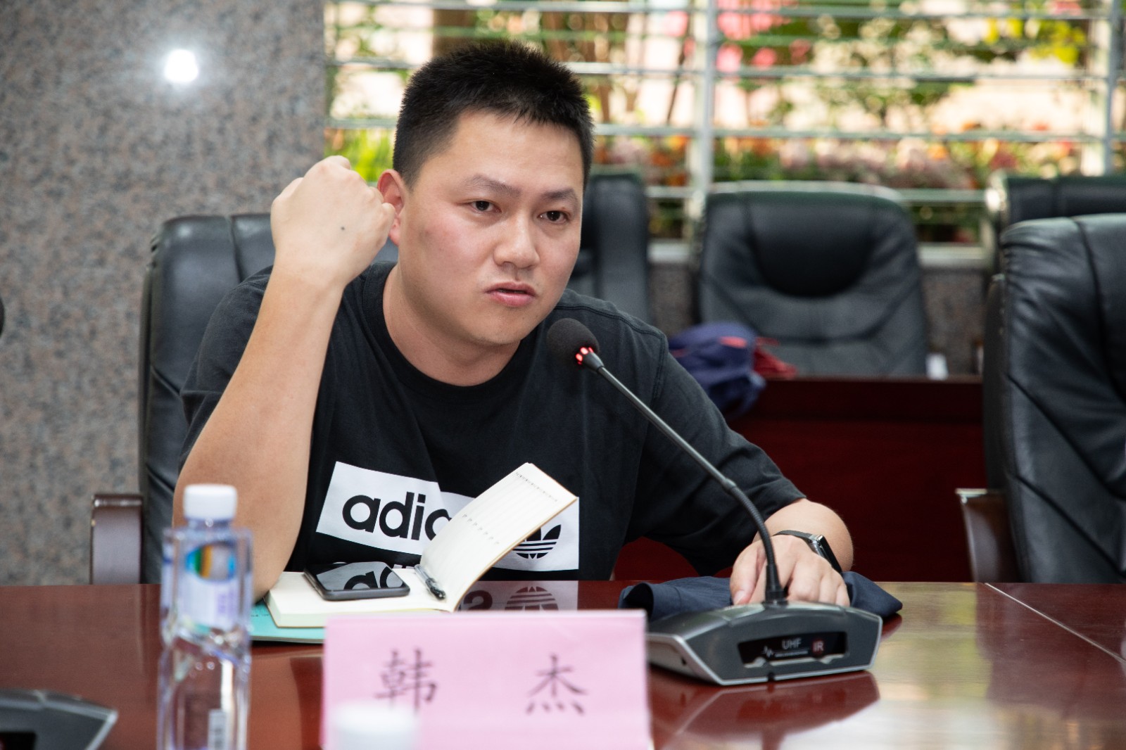 DHY_2388.jpg DHY_2388.jpg